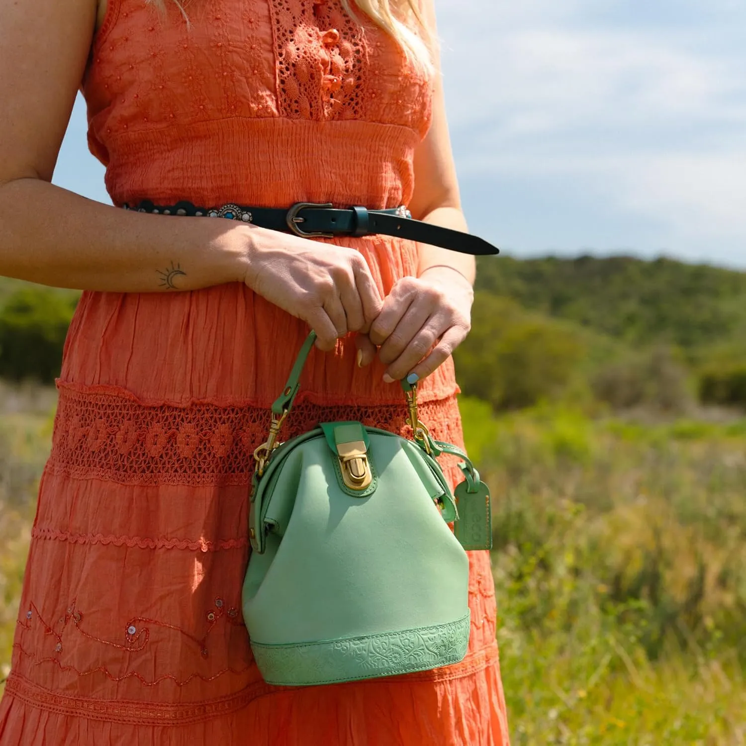 Doctor Bucket Crossbody Handbag | Luxurious and Versatile Bag for Women | Genuine Cowhide Leather