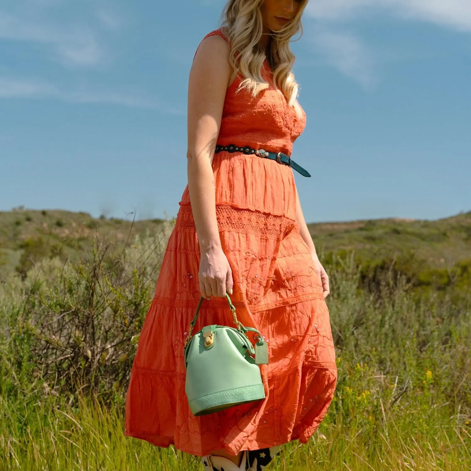 Doctor Bucket Crossbody Handbag | Luxurious and Versatile Bag for Women | Genuine Cowhide Leather