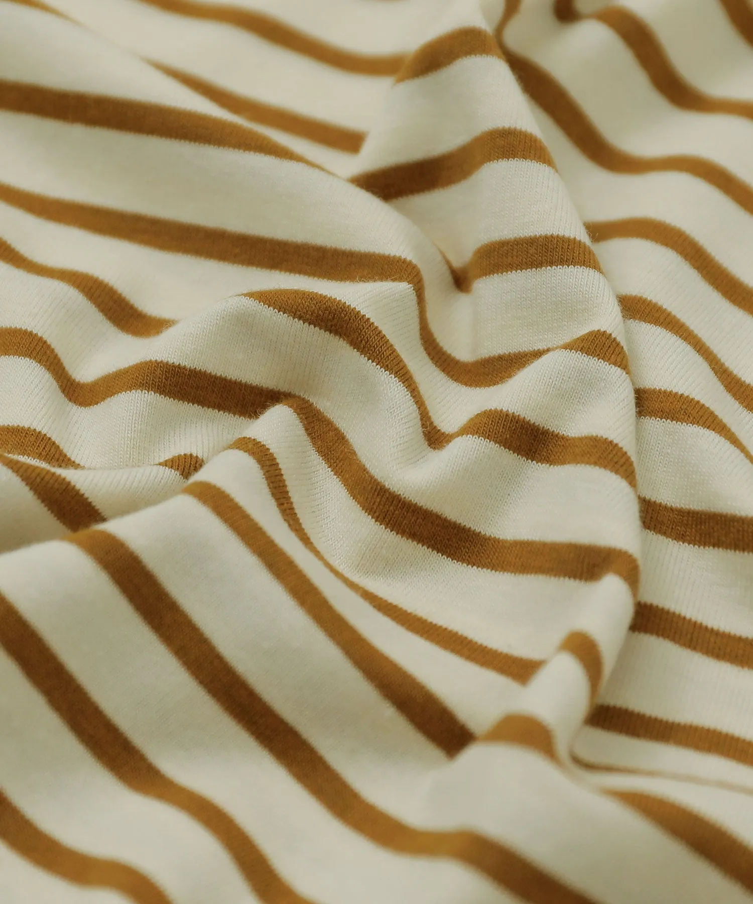 Ringer neck border T