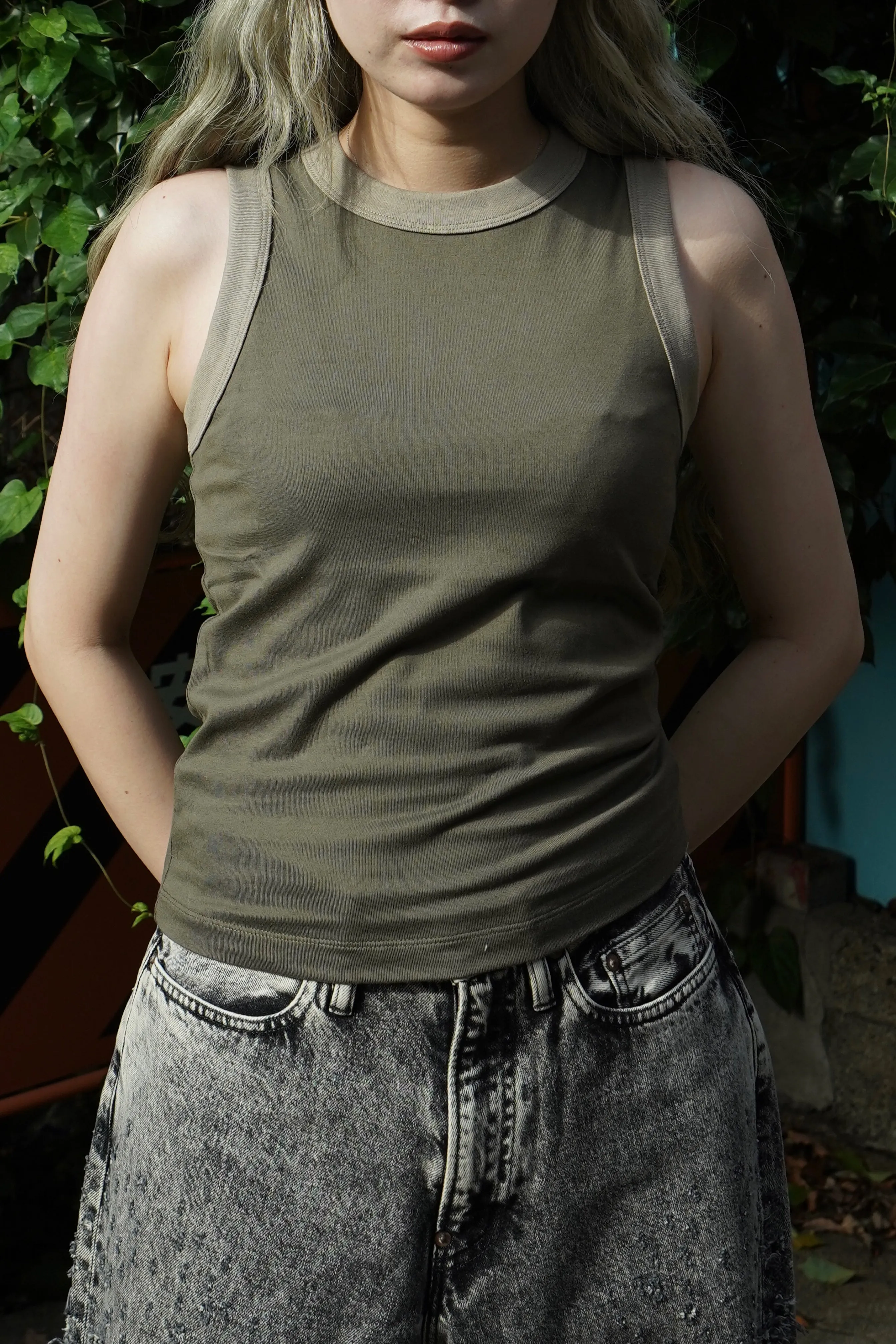 Ringer Nosleeve Tee (KHAKI)