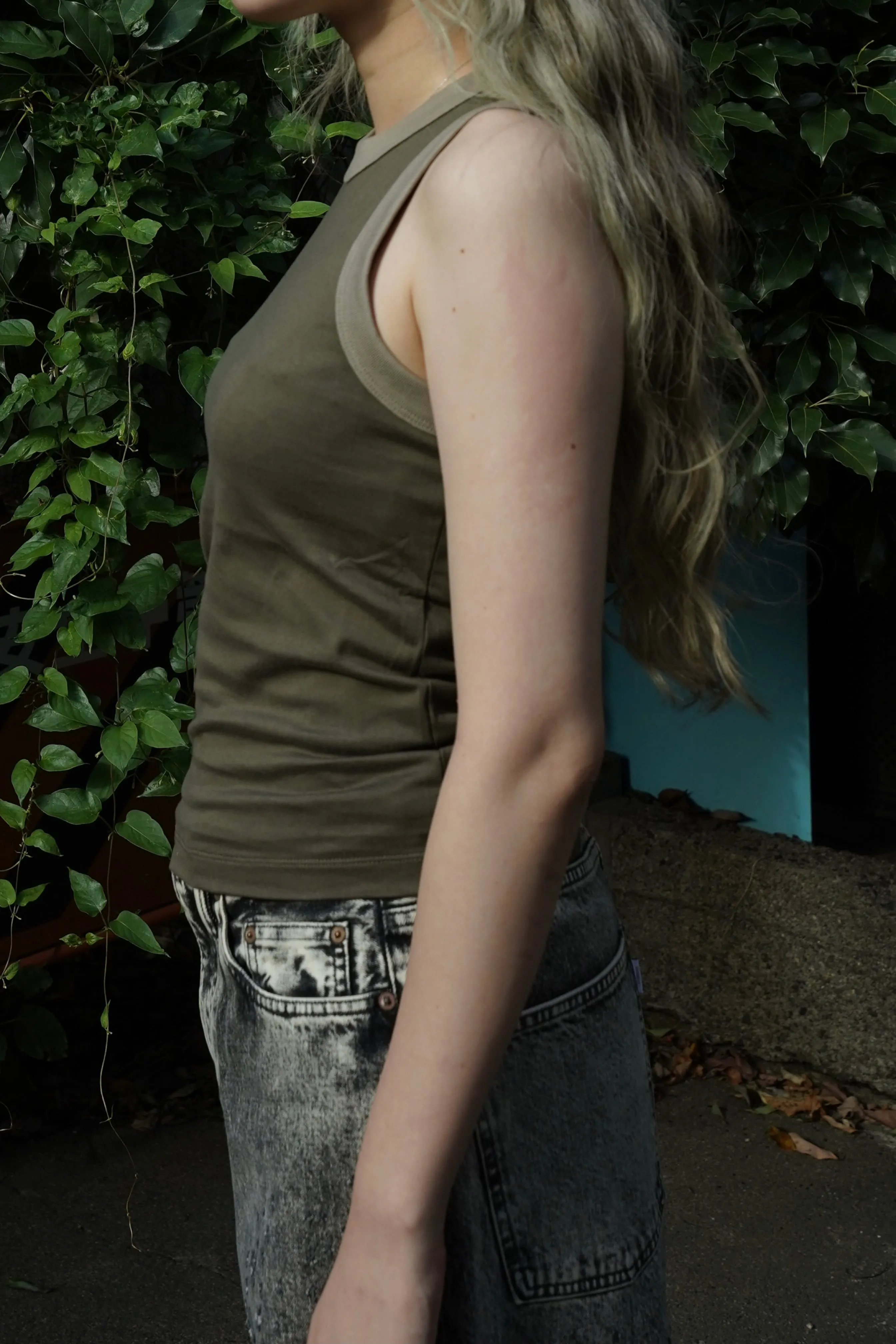 Ringer Nosleeve Tee (KHAKI)