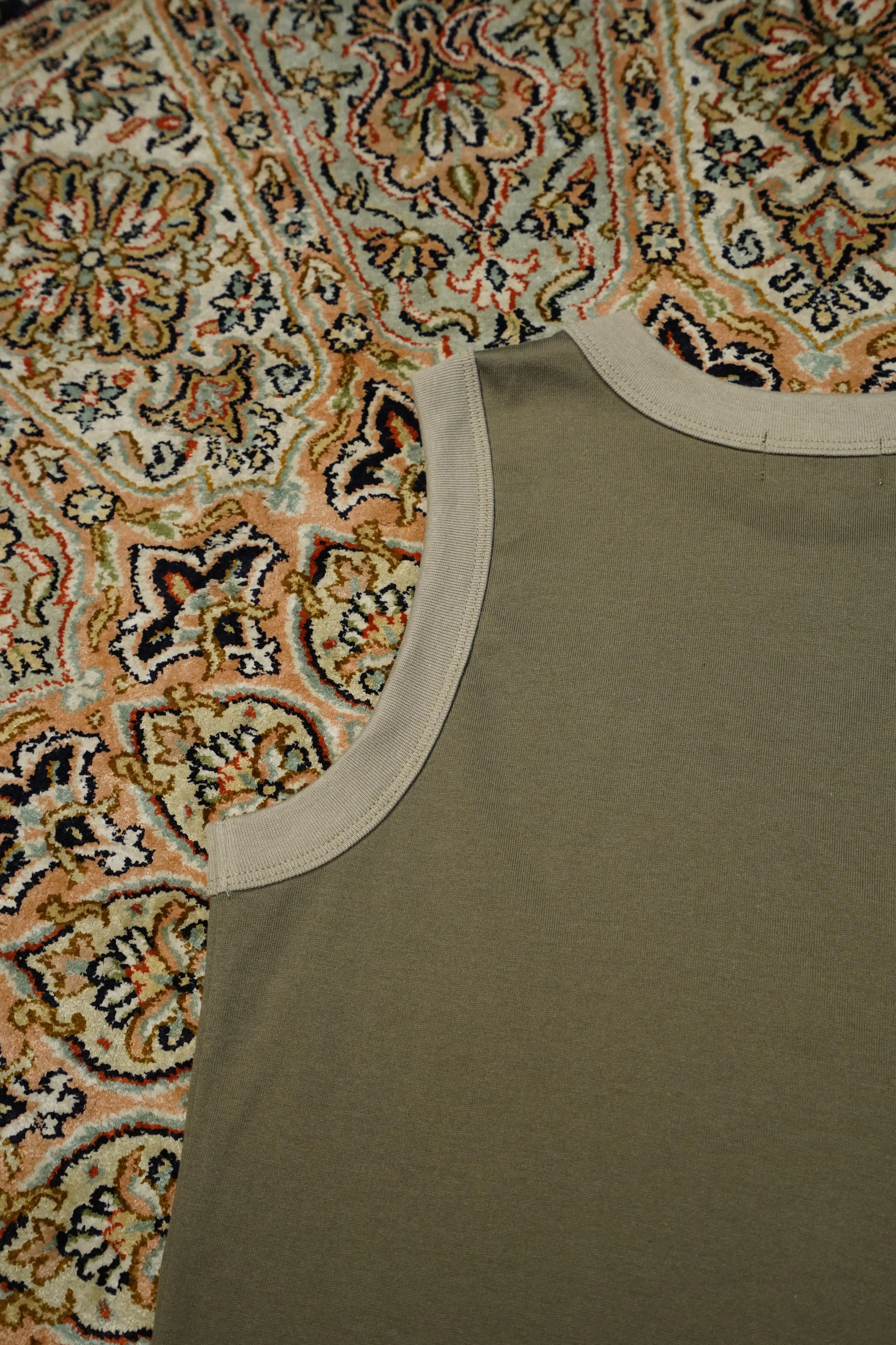 Ringer Nosleeve Tee (KHAKI)
