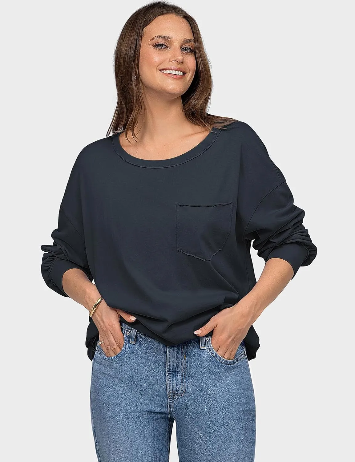UEU Womens Long Sleeve Tops Crew Neck Casual Oversized Cotton Shirts Blouses Tshirt Tee 2024 Fall Trendy Clothes with Pockets